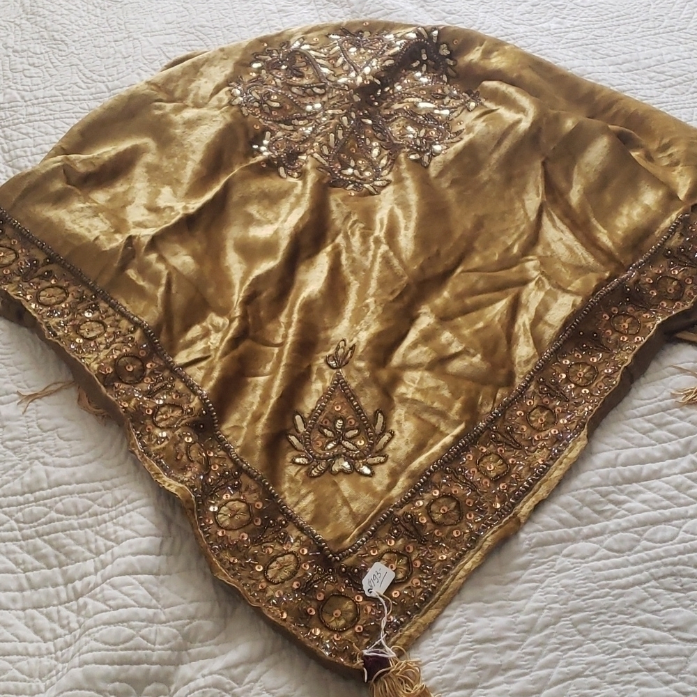 𝅺AMAZING tables Decorate beaded cover Brand new